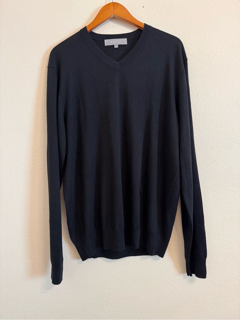 Neiman Marcus Cashmere Silk V neck Sweater XL